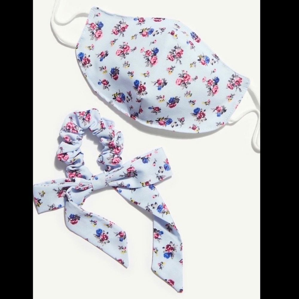 NWT- Free People Bow/Scrunchie-Matching Face Mask